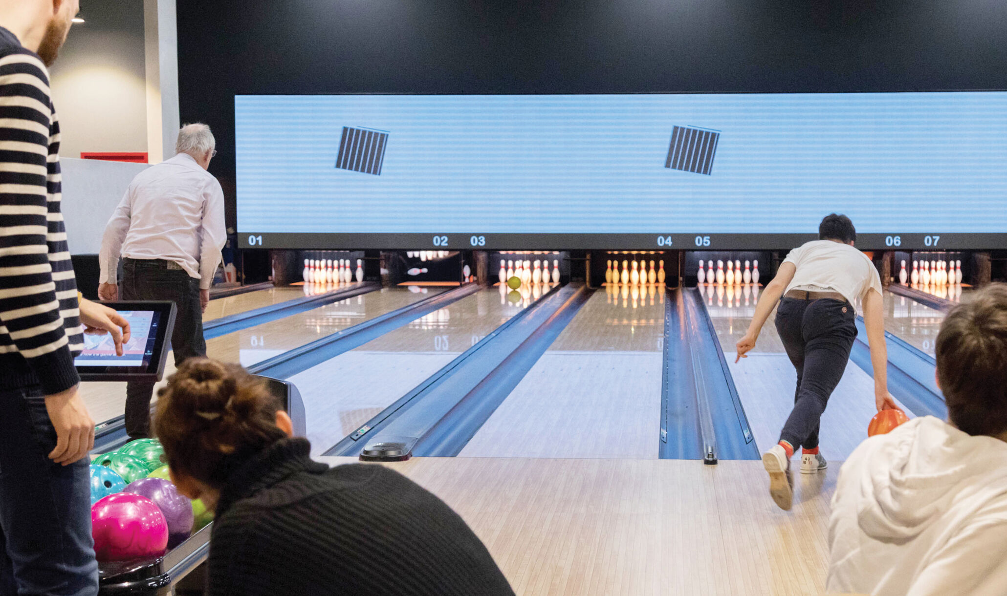 1055 Bourg, Bourg En Bresse, France - Customers Bowling-1