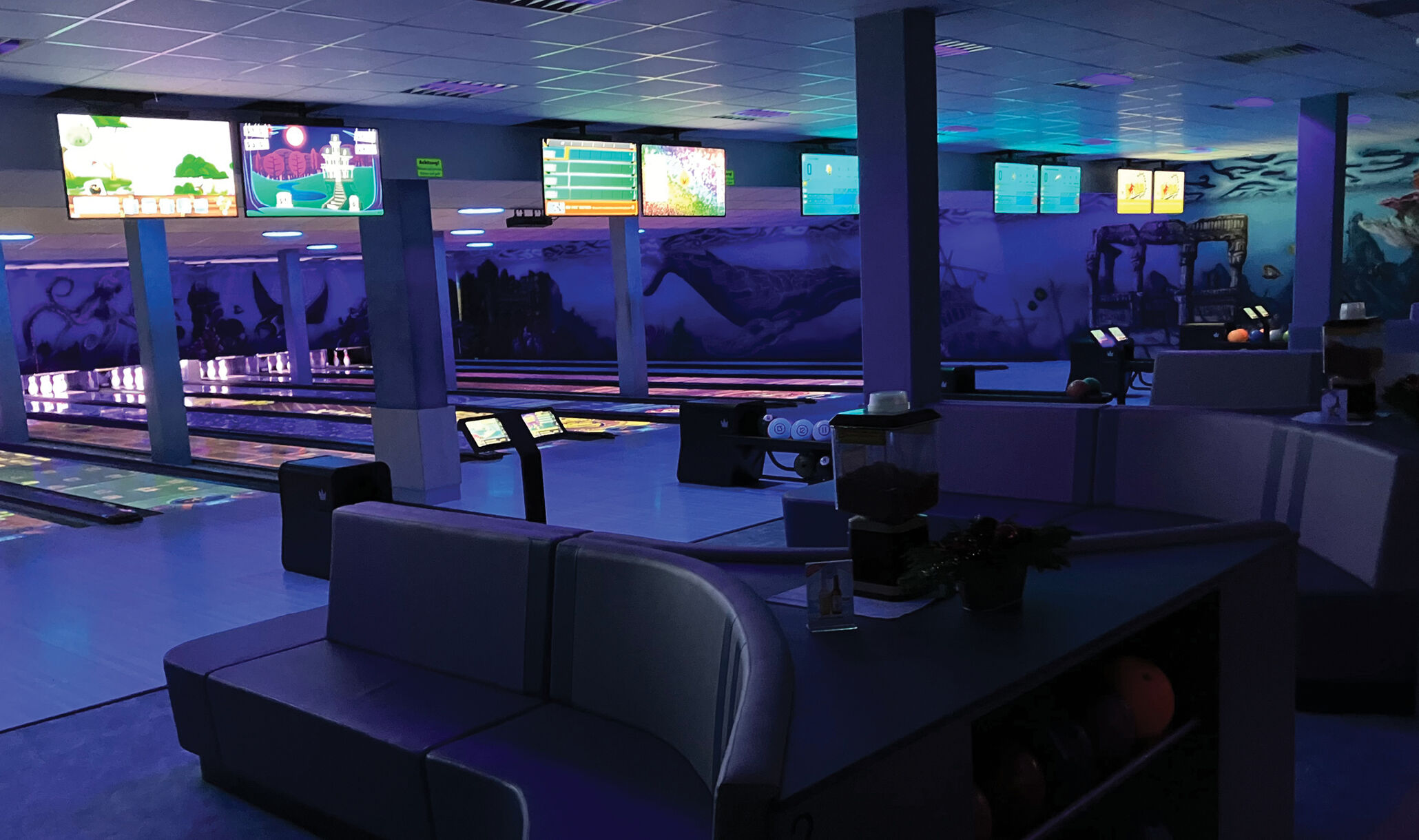 Atlantis Bowlingtempel - Uelzen, Germany - Lane Screens-2