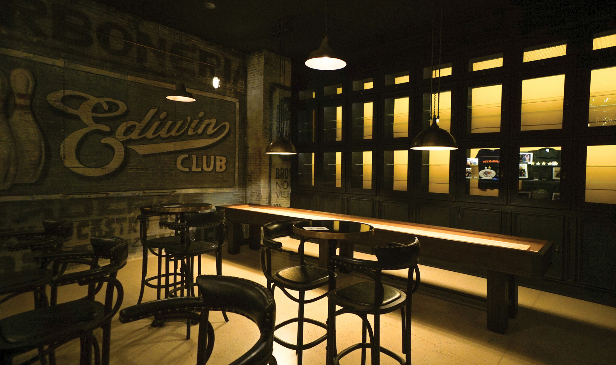 Ediwin Bowling Club - Paterna, Spain - bar seating area-2