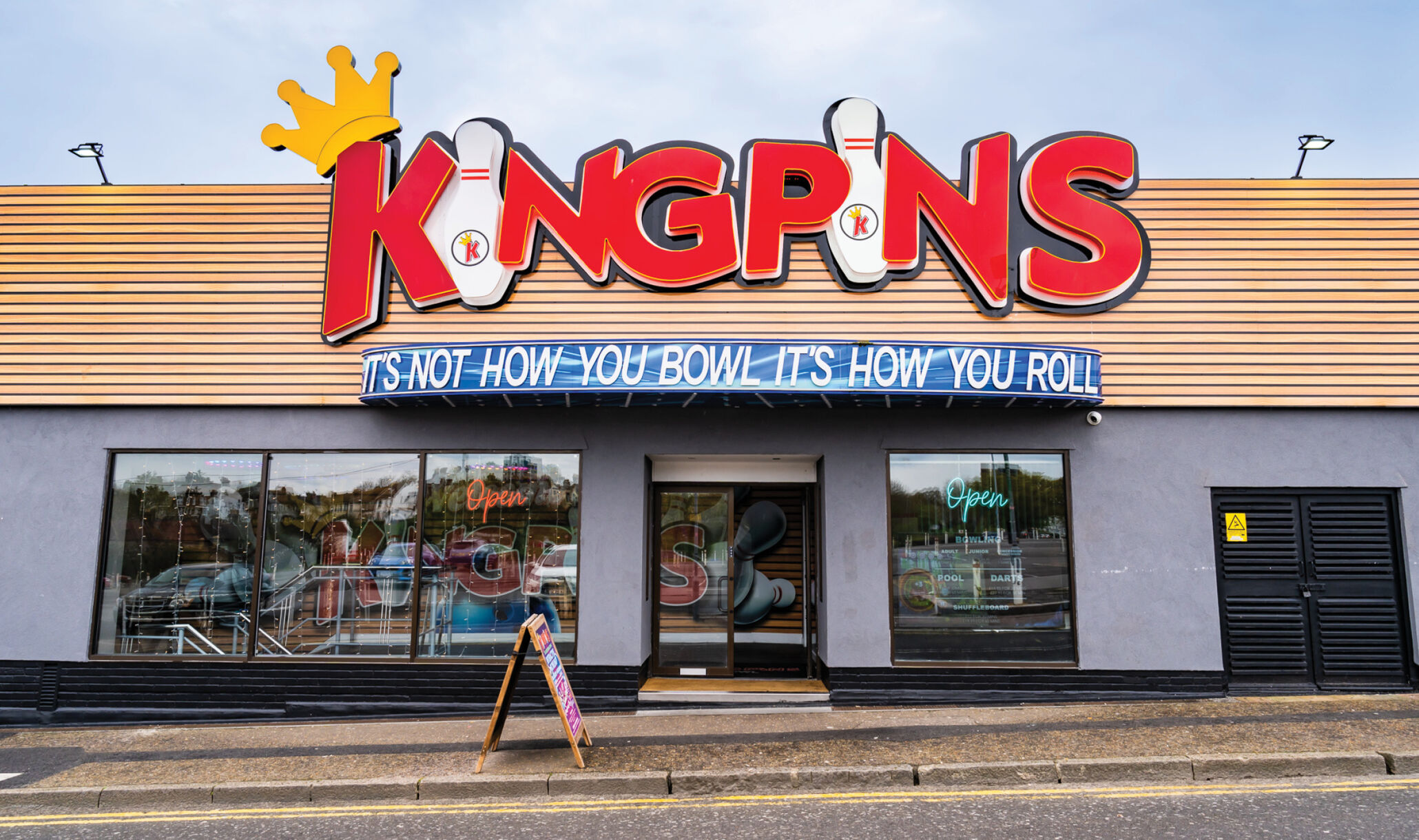 Kingpins Bowl - Southend, UK - Front Door-1
