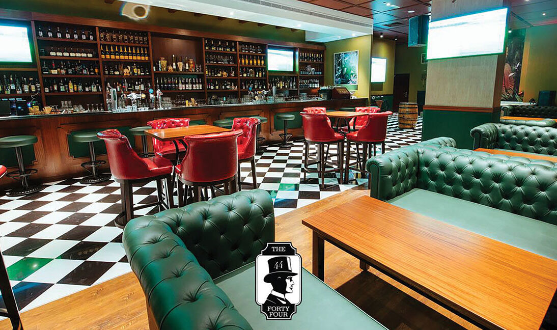 Bar at Level44 Dubai Al Habtoor-2