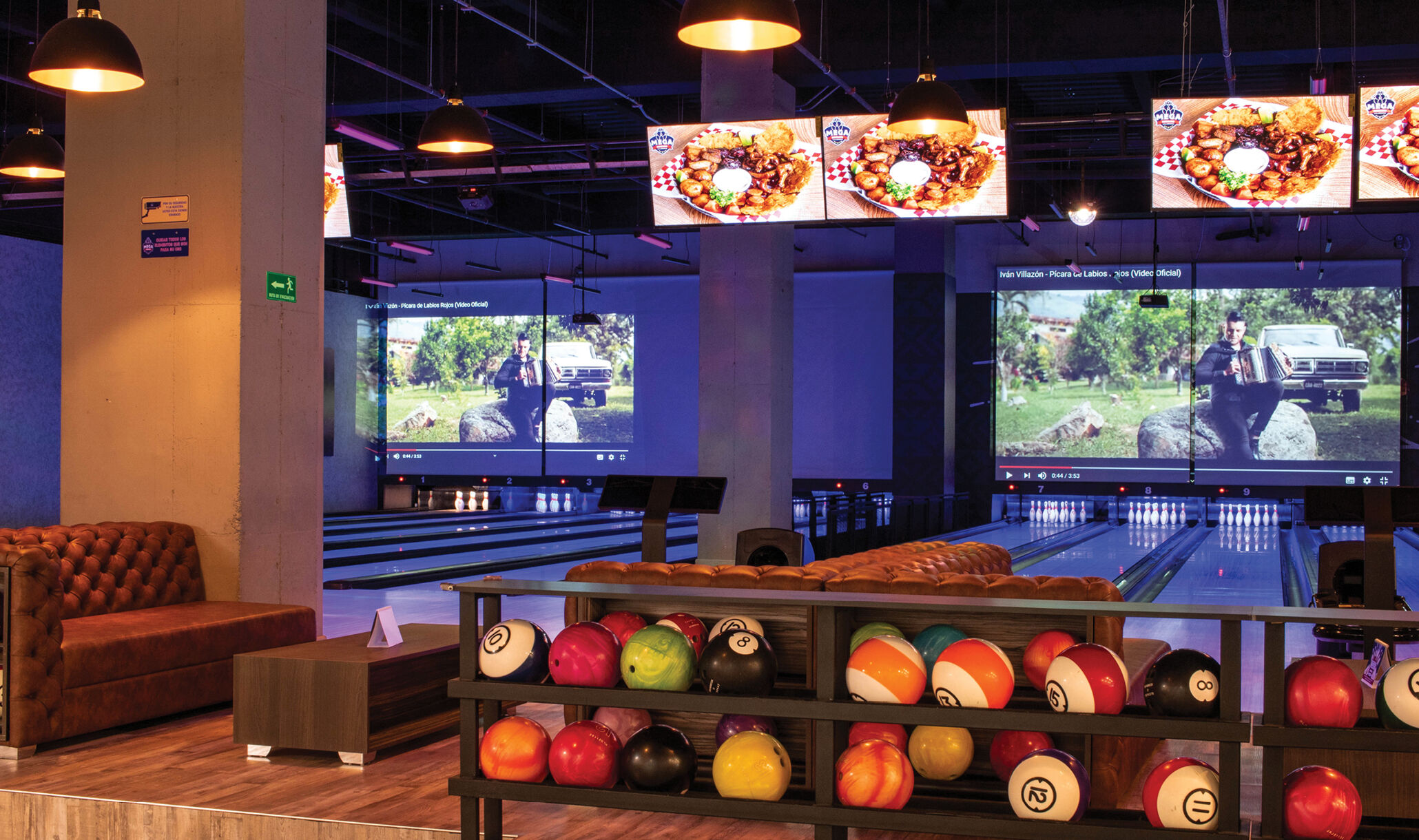 Mega Bowling, Valledupar, Colombia - Bowlers area and video masking units-1