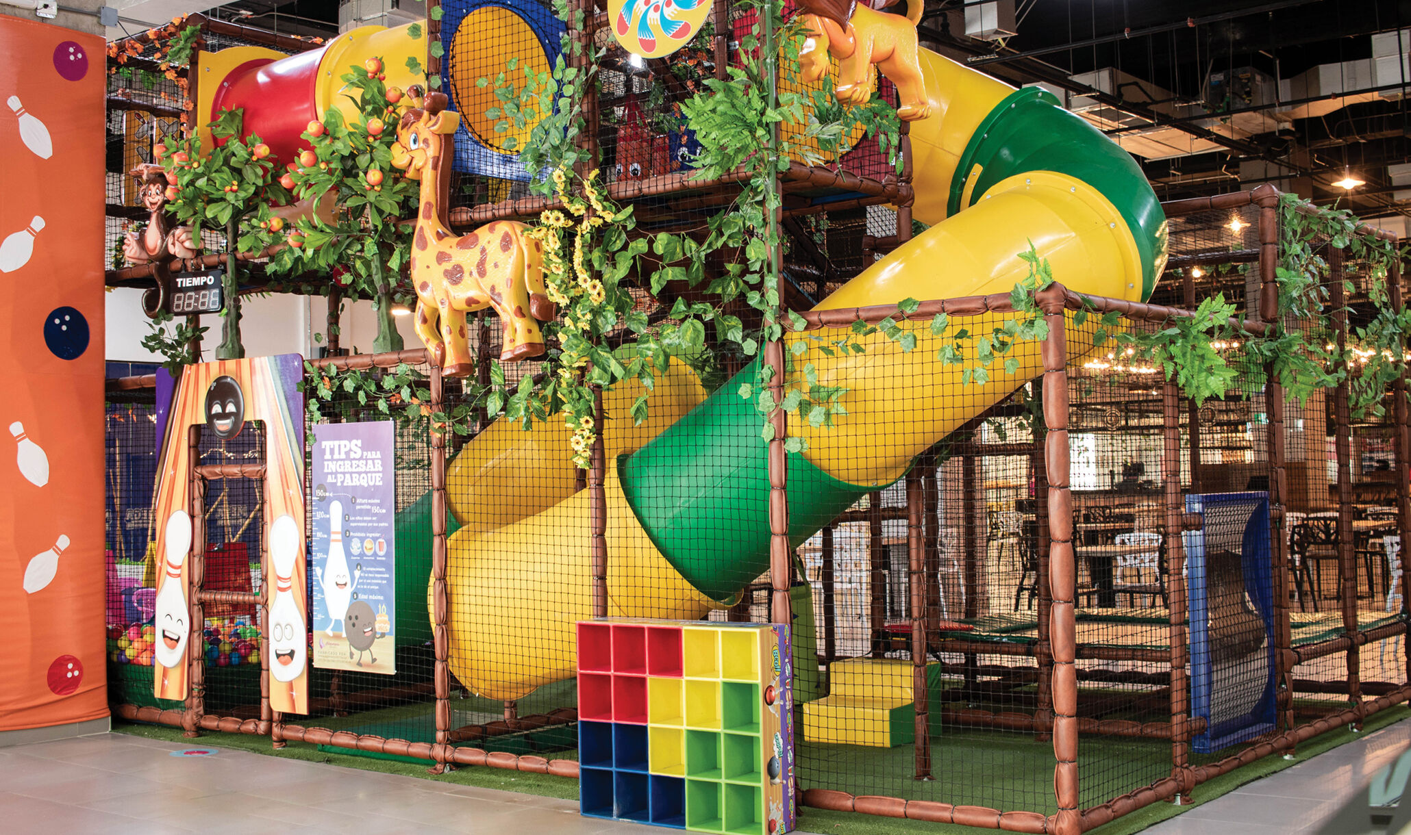 Mega Bowling, Valledupar, Colombia - Slides in play area-1
